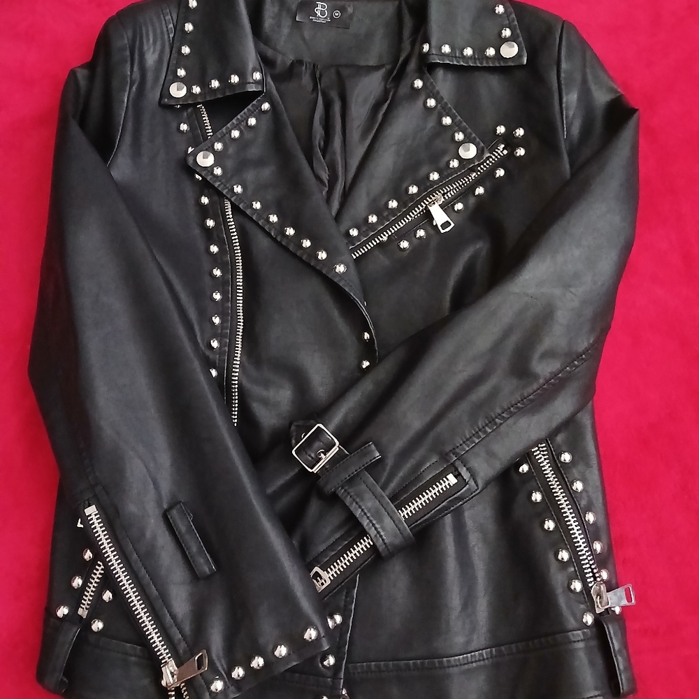 Beautiful jacket - Picture 2 of 2